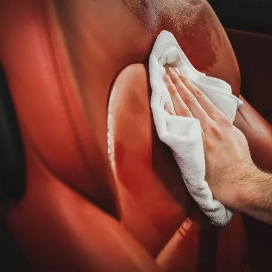 Solutie curatare si hidratare piele - HIDE LEATHER CLEANSER 500ML