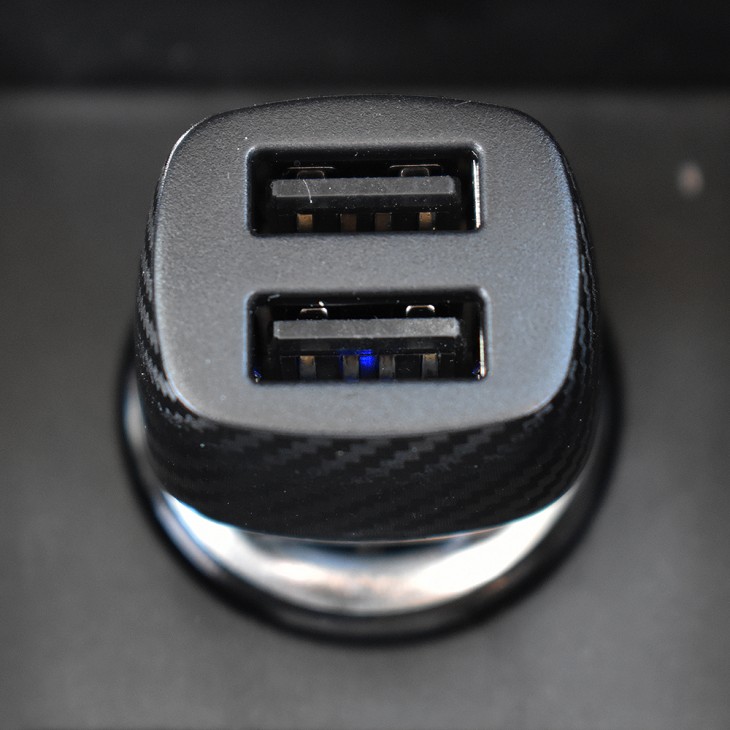 Incarcator auto 2xusb 2.4a 12w - 02789 - MEGA DRIVE