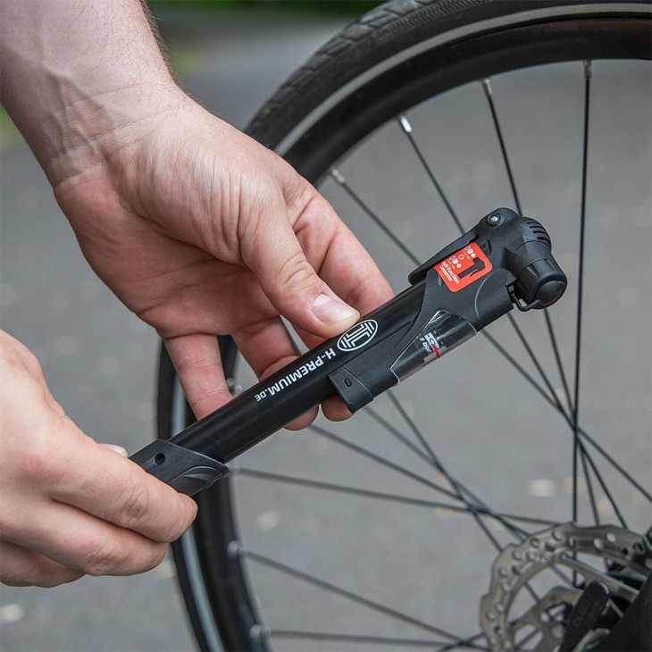 Mini pompa manuala cu manometru premium pentru biciclete - 216420 - HEYNER