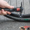 Mini pompa manuala cu manometru premium pentru biciclete