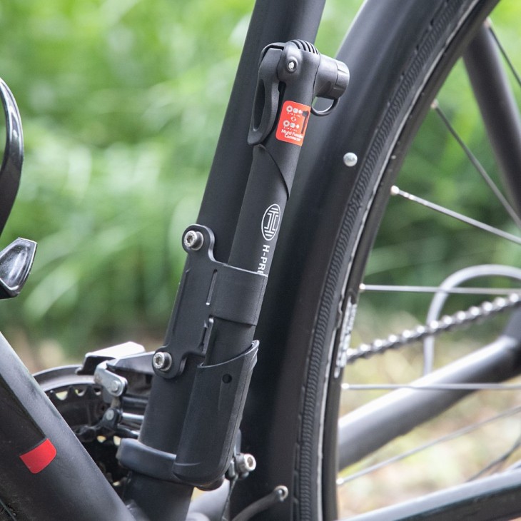 Pompa manuala pentru bicicleta - 216400 - HEYNER
