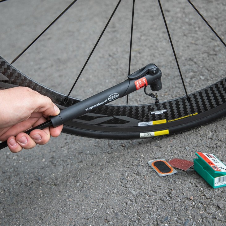 Pompa manuala pentru bicicleta - 216400 - HEYNER