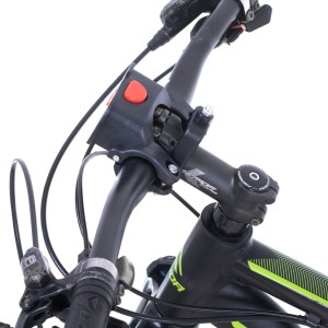 Cos metalic pentru bicicleta cu maner, demontabil, conceput pentru a fi montat in partea din fata