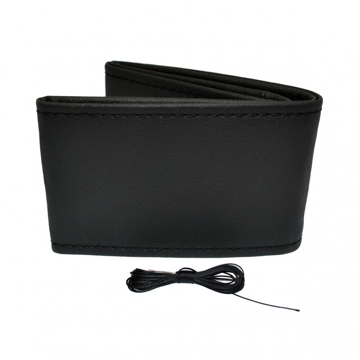 Husa volan OTOM din Piele Ecologica Ne-Perforata pentru autoturisme, diametru volan 37 - 39 cm, cu ac si ata Neagra - AVX-AMOTDK101 - OTOM