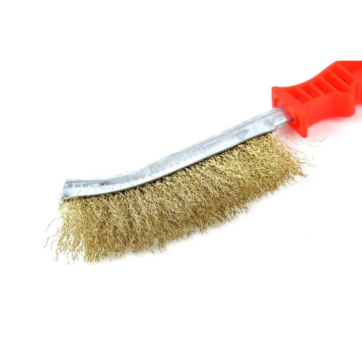 Perie de sarma cu peri sertizati, placati cu alama si maner din platic, lungime totala 25,5 cm