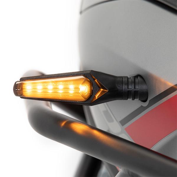 Set 2 lampi Semnalizare Moto SECVENTIALA, cu 2 functii, pozitie si semnalizare, 12V