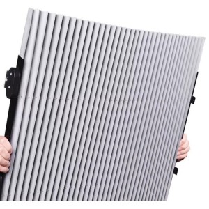 Parasolar auto retractabil de tip 