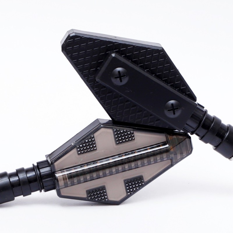 Set 2 lampi Semnalizare Moto, model CROSS, cu 2 functii, pozitie si semnalizare, tensiune 12V Set 2 lampi Semnalizare Moto, model CROSS, cu 2 functii, pozitie si semnalizare, tensiune 12V