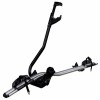 Suport auto pentru transport bicicleta in pozitie verticala, montaj rapid pe barele transversale, capacitate 15kg Suport auto pentru transport bicicleta in pozitie verticala, montaj rapid pe barele transversale, capacitate 15kg
