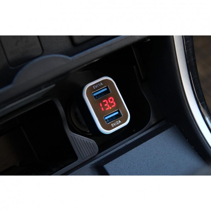 Incarcator auto 2xUSB cu Voltmetru Digital - AVX-AM01028 - AMIO