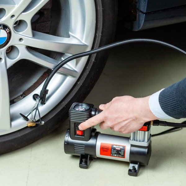 Compresor Premium Cu Lampa Led 12V