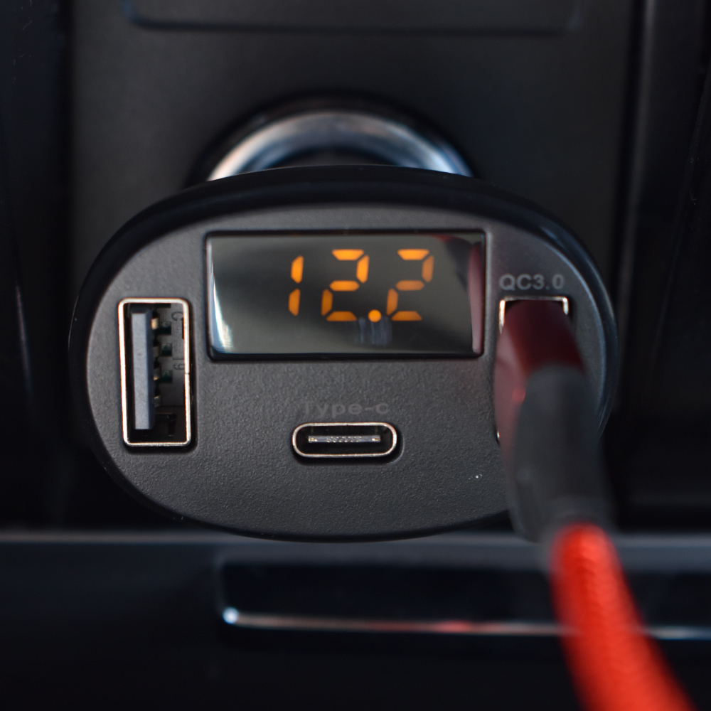 Incarcator Auto 1Xusb Qc3.0 + 1Xusb 2.4A + 1Xusb Type-C Cu Afisaj Tensiune/Putere Led -  - MEGA DRIVE